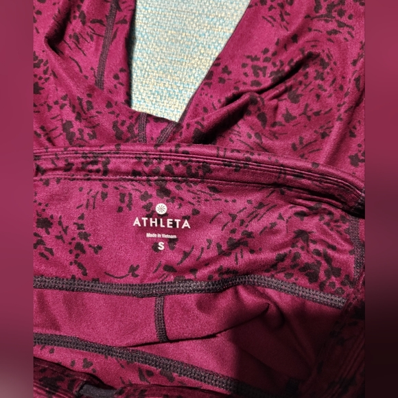 EUC Athleta Capri Leggings - Picture 5 of 7